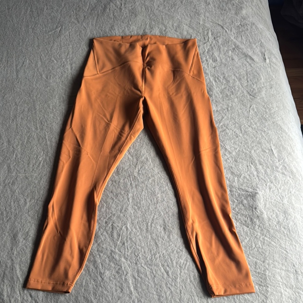 Lululemon women’s yoga pants